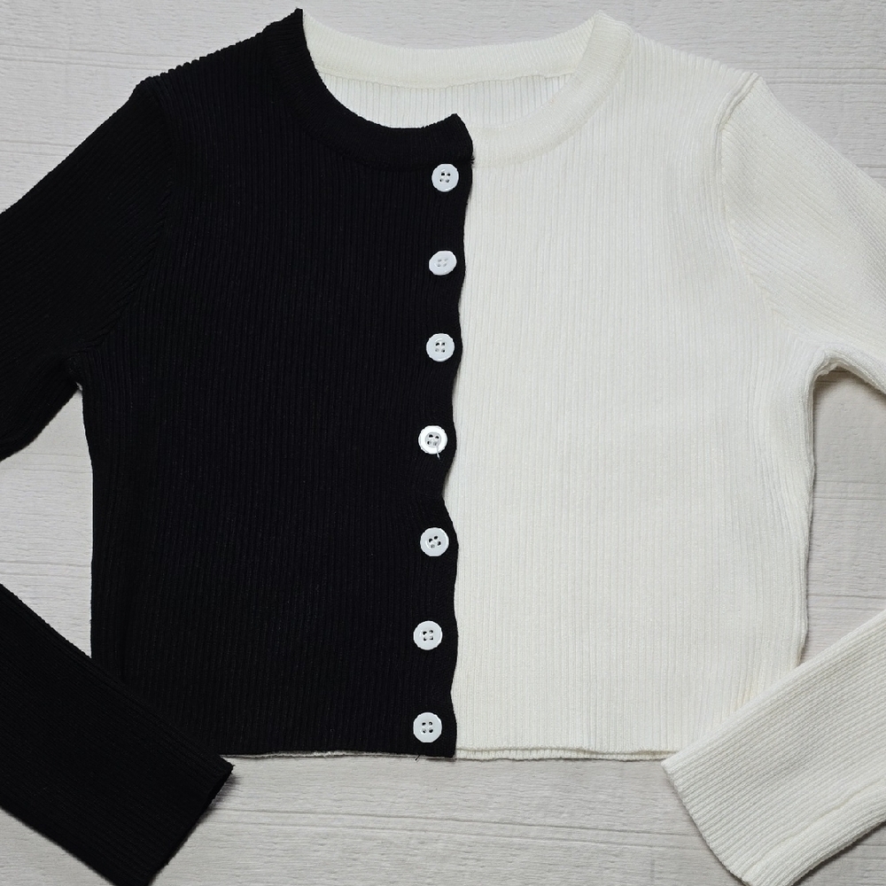 J. ING Black & White Cropped Ribbed Cardigan Women's Size Medium / Large
